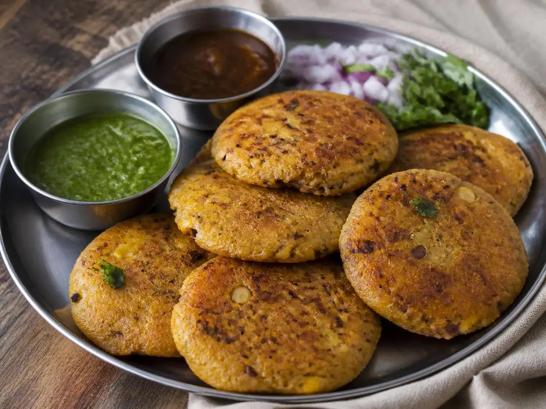 Aloo Tikki — Crisp flat aloo tikki potato patties with chutneys
